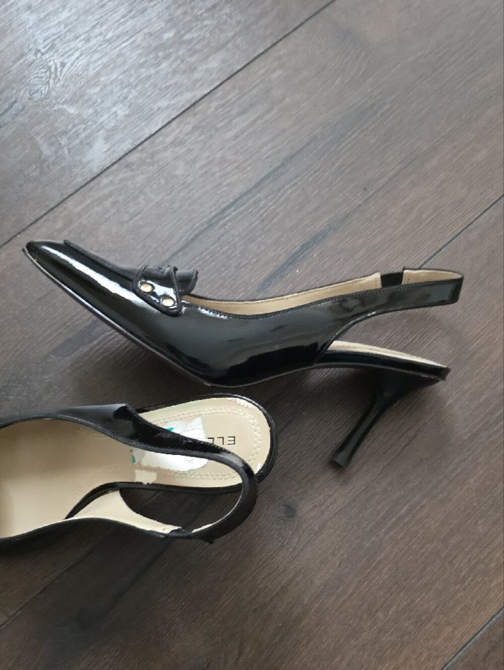 Ellen Tracy Black Patent‎ Slingback Pointed Pumps with Gold Studs - Picture 7 of 7